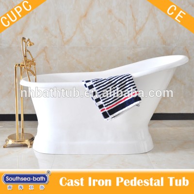 french bateau single slipper cast iron bathtub in bathroom